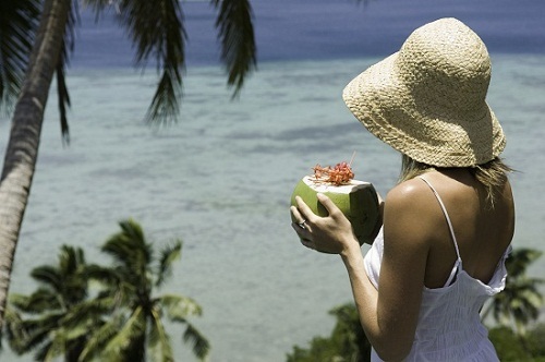 Mách nhau tránh thai bằng nước dừa