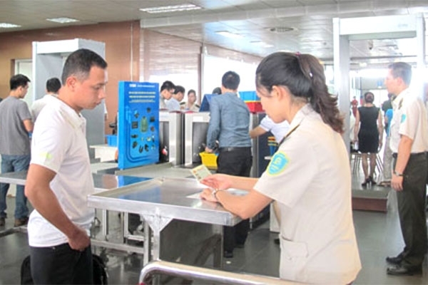 Nữ hành khách bị 