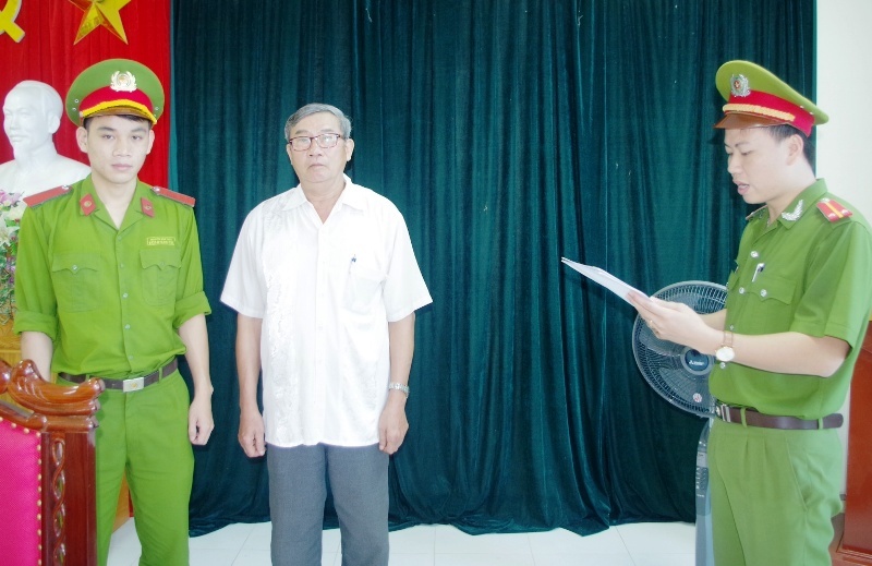 ‘Làm xiếc’ với tiền đền bù dự án Formosa, 3 quan bị khởi tố