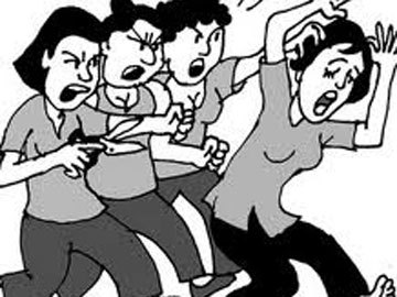 Trần tình buồn tủi của cô giáo bị đánh ghen trên bục giảng