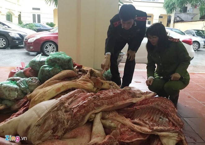 Hà Nội bắt xe chở 1 tấn thịt lợn bệnh vào chợ