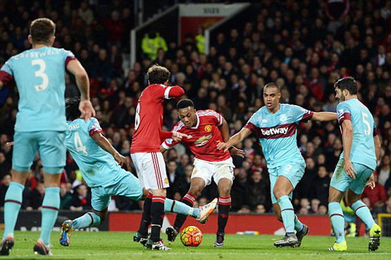 Martial vô duyên, M.U hòa thất vọng