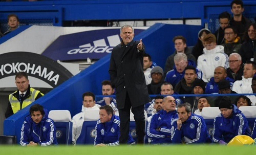 Fan tức giận, muốn Mourinho bị sa thải