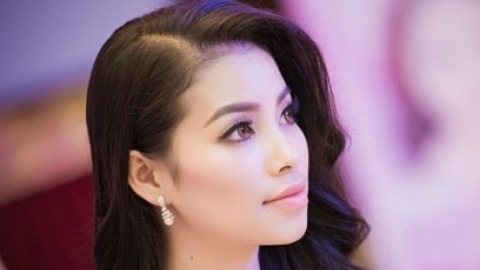 Ký ức tủi thân và chuyện bị bố đánh của HH Phạm Hương