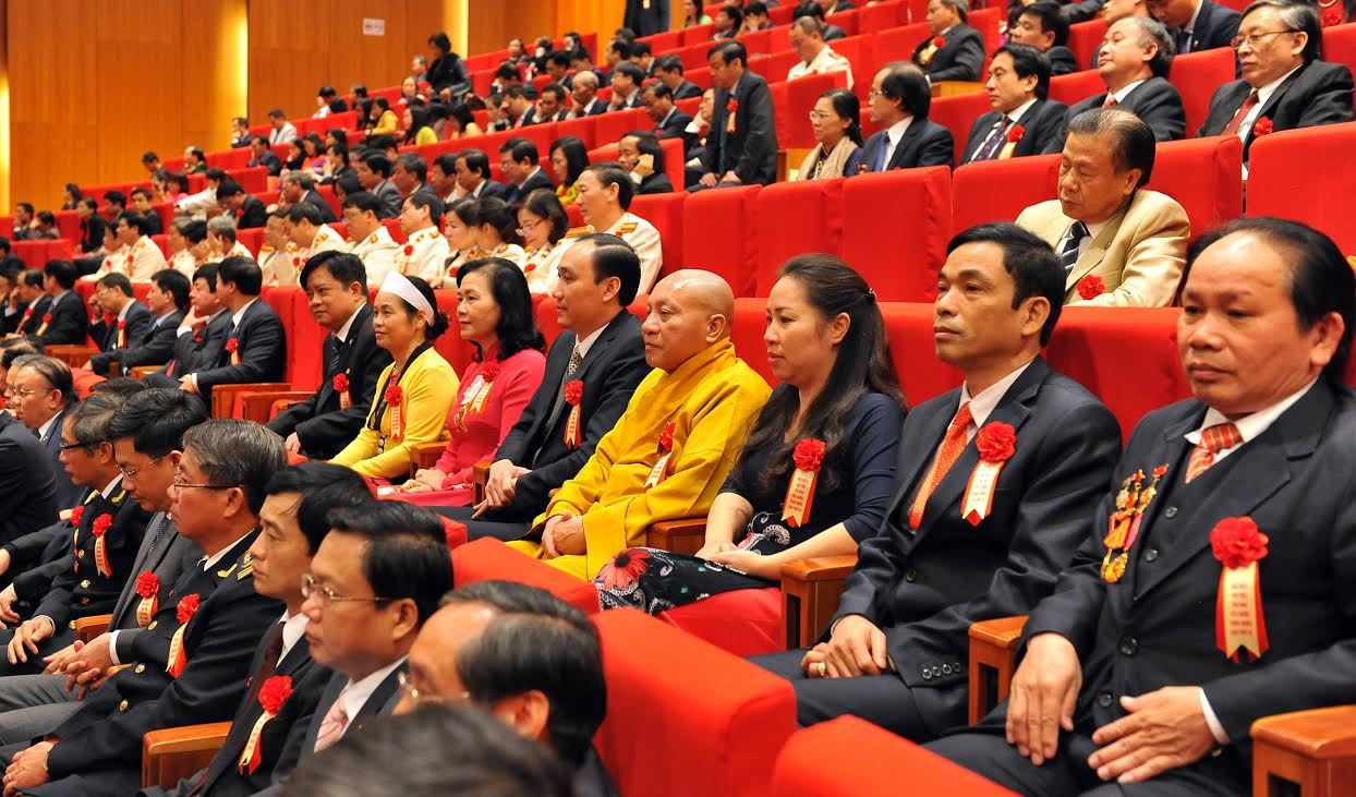 Xúc động bác sỹ 30 năm gắn bó với đảo Phú Quý