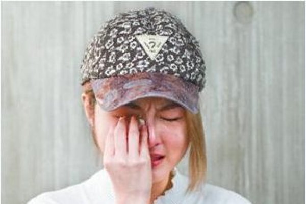 Điểm mặt những scandal tình - tiền sốc nhất showbiz 2015