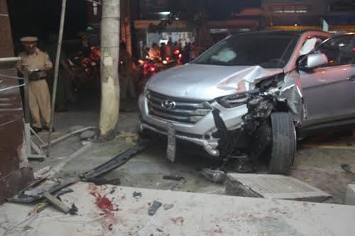Thiếu nữ tử nạn dưới gầm xe “điên” tông liên hoàn
