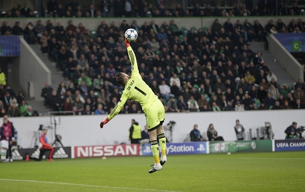 De Gea cứu thua