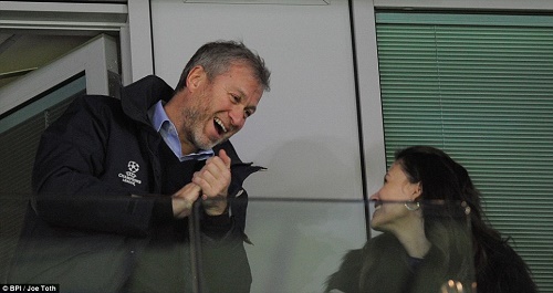 Abramovich cười và Mourinho lại là vua