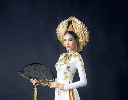 Hoa hậu Phạm Hương bị tụt hạng bình chọn có đáng lo ngại?