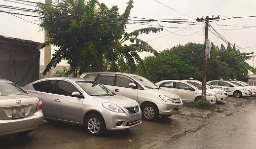 Công an sẽ ra tay dẹp taxi dù ở sân bay Nội Bài