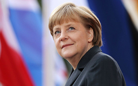 Angela Merkel phá vỡ “điều cấm kỵ”