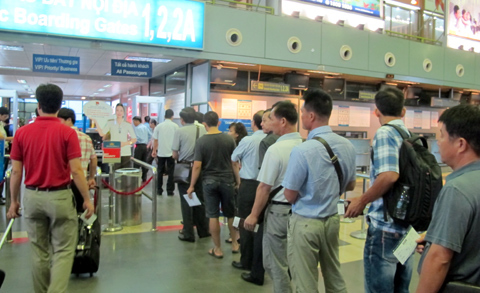 Thầy giáo dỏm dọa đưa bom lên máy bay