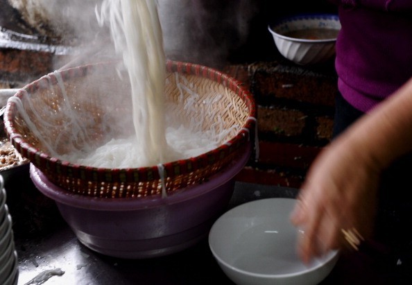 Hai chất độc trong bún, phở bạn đang ăn hàng ngày