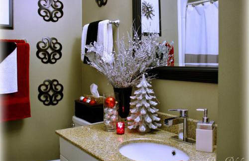 Mang không khí Giáng sinh vào phòng tắm nhà bạn