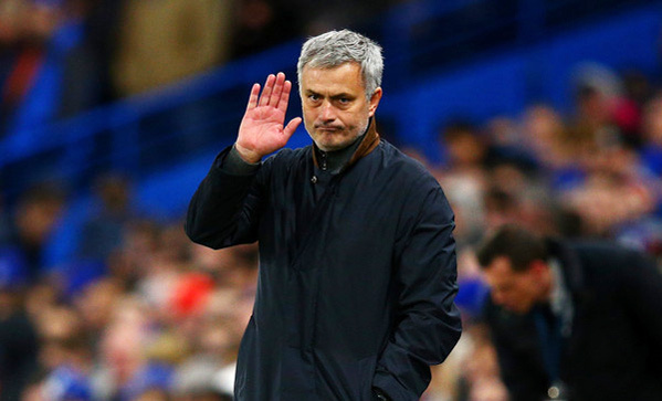 Chelsea sa thải HLV Mourinho