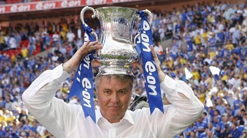 Hiddink tới London, chuẩn bị ngồi 