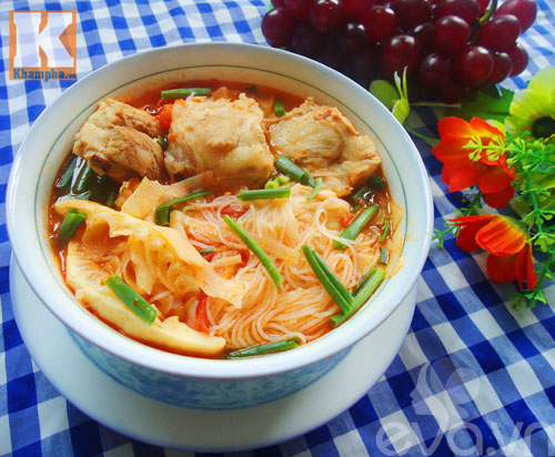 Bún sườn măng thơm ngon