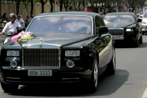 Siêu xe Roll Roys đại gia Diệu Hiền bán rao chợ xe cũ