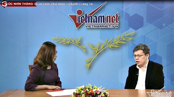 Con ruồi, chai nước và hành vi ứng xử