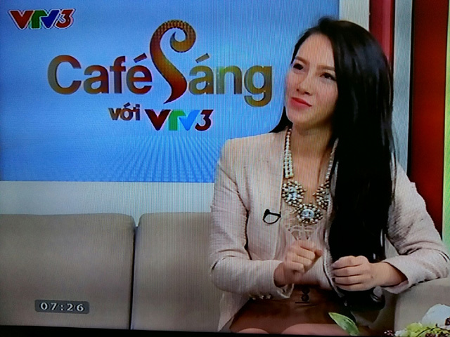 Minh Hà trở lại Cà phê sáng sau scandal tình cảm với Chí Nhân