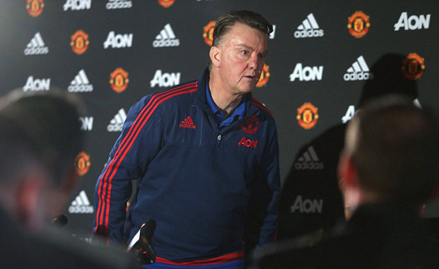 Van Gaal nổi cơn lôi đình, bỏ dở họp báo