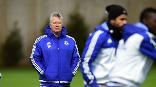 Hiddink bắt sao Chelsea soi gương, kiểm điểm bản thân