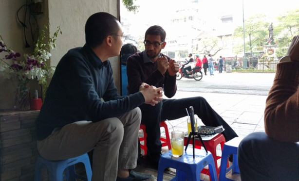CEO Google khoe ảnh trà chanh vỉa hè với Nguyễn Hà Đông lên Twitter