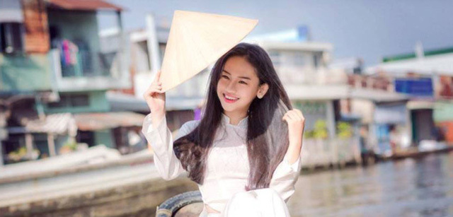 Hot girl Thúy Vi lại mạnh miệng về tiền bạc, đại gia