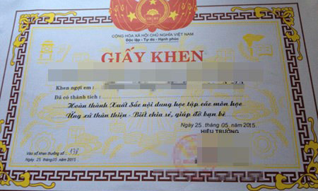 Hi vọng không còn giấy khen “kì quặc”