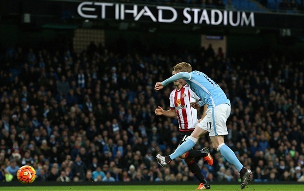 Hàng công bùng nổ, Man City 