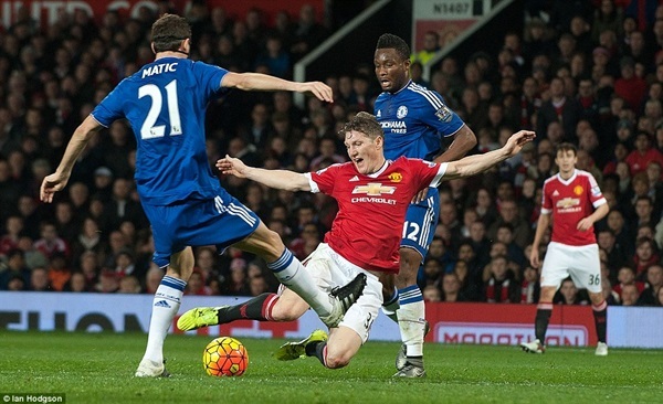 Van Gaal bất lực, M.U bị Chelsea cưa điểm