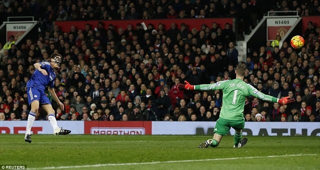 Matic bỏ lỡ khó tin