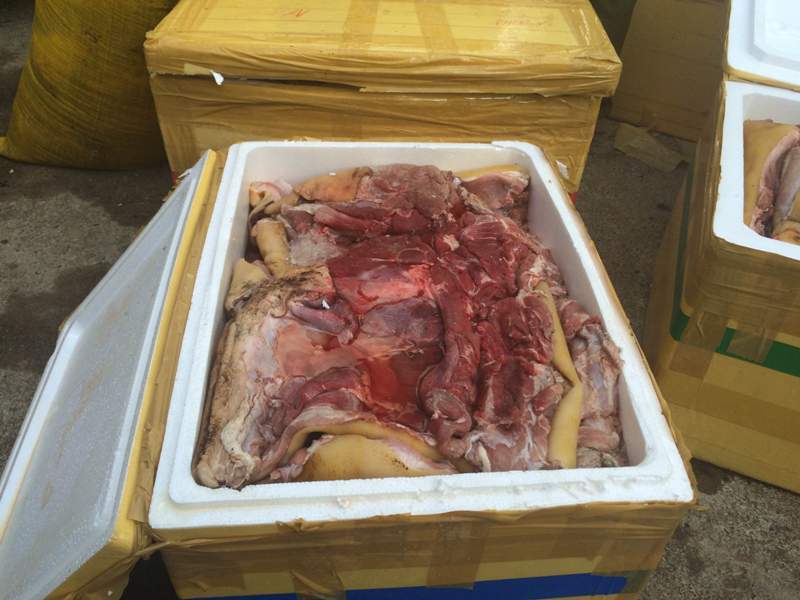 Bắt thêm gần 1 tấn thịt thối gửi qua xe khách