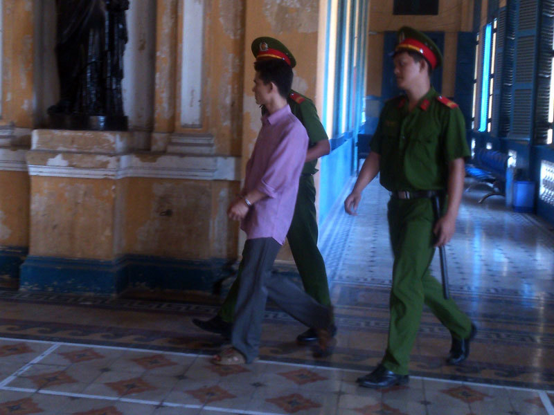 Cặp tình nhân đút túi tiền tỷ từ trò lừa quảng cáo