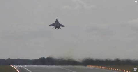 Xem MiG-29 mô phỏng cất cánh từ tàu sân bay