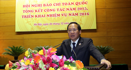 Báo chí tích cực chống tham nhũng, bảo vệ chủ quyền