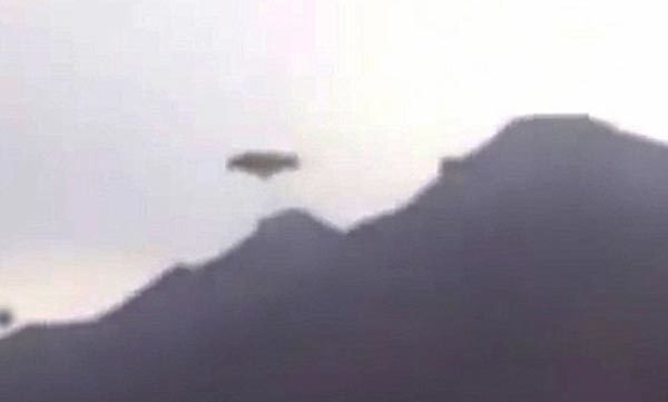 Đĩa bay khổng lồ xuất hiện bí ẩn ở Bolivia