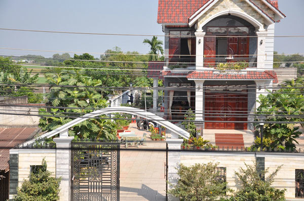 Vụ nổ súng nhà bí thư: Gia đình từng bị trộm nhiều lần
