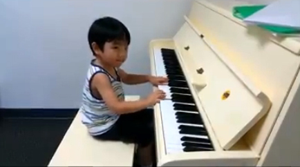 Thần đồng piano 4 tuổi gốc Việt gây sốt trên đất Mỹ