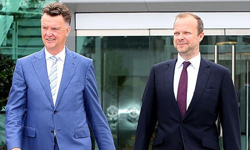 Hết bị sa thải, Van Gaal được bơm tiền mua sắm