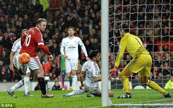 Rooney đánh gót điệu nghệ nâng tỷ số lên 2-1