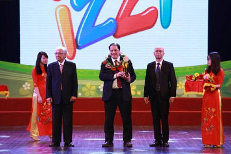 ‘Hattrick’ giải thưởng 2015 của sữa IZZI