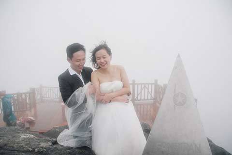 Màn chụp ảnh cưới trên đỉnh Fansipan dưới cái lạnh 1 độ C