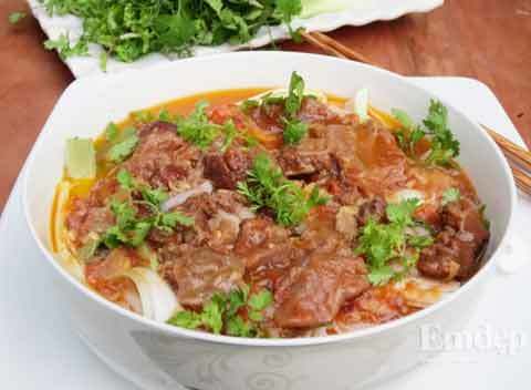 Cách làm phở bò sốt vang ngon đậm đà
