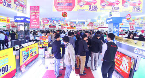 Nô nức sắm Tết ở siêu thị điện máy mới khai trương