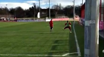 Kinh ngạc với pha dứt điểm của sao Bayern