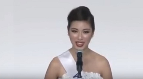Á hậu Thúy Vân thi ứng xử tại cuộc thi Hoa hậu Quốc tế 2015
