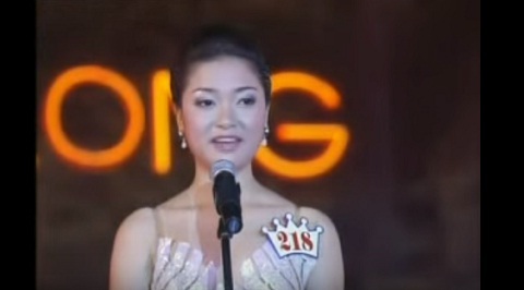 Hoa hậu Nguyễn Thị Huyền thi ứng xử