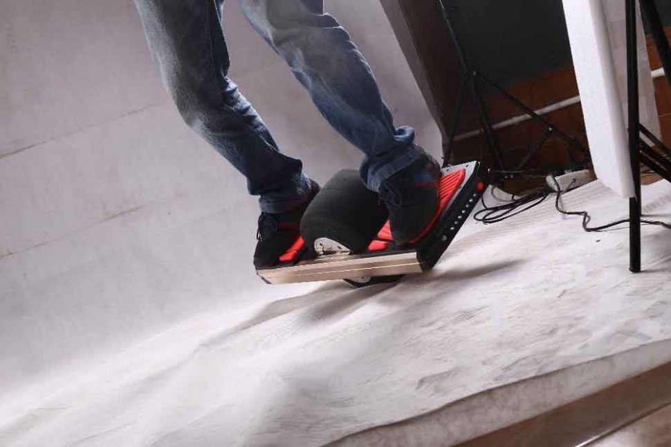 CES 2016, ván trượt từ tính, hoverboard, Future Motion, cũng là một công ty sản xuất ván trượt từ tính có trụ sở tại Mỹ. Future Motion, công ty Changzhou, mẫu sáng chế hoverboard